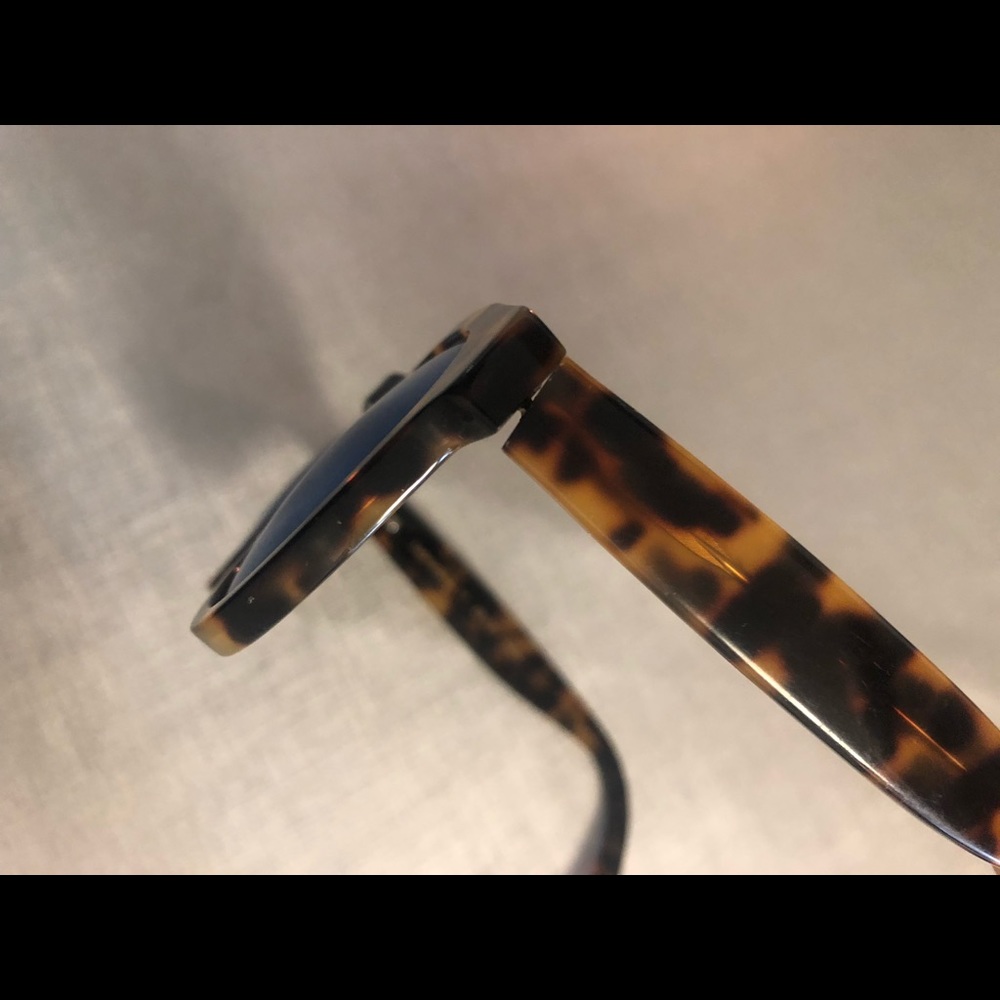 illesteva Sunglasses - Picture 4 of 4